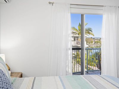 17 / 12 Taylor Street, Biggera Waters