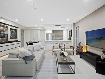 5208 / 2 Como Crescent, Southport