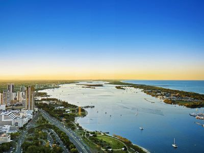 5208 / 2 Como Crescent, Southport