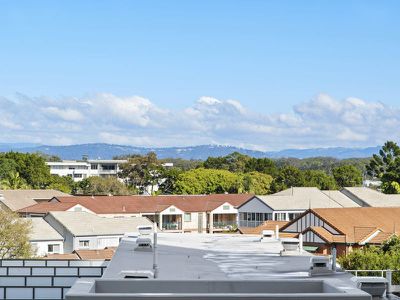 909 / 1 Como Crescent, Southport
