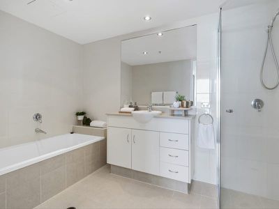 2904 / 1 Como Crescent, Southport