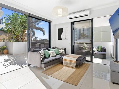 102 / 133 Scarborough Street, Southport