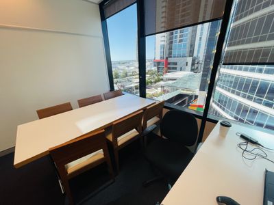 30604 / 9 Lawson Street , Southport