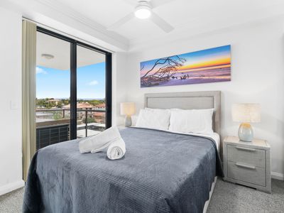 17 / 136 Marine Parade, Southport