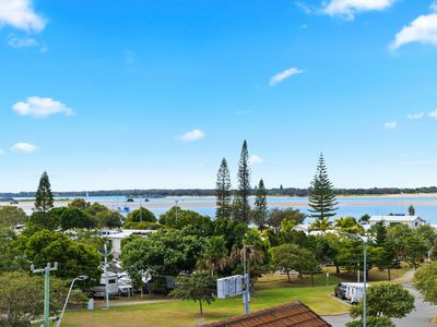 17 / 136 Marine Parade, Southport