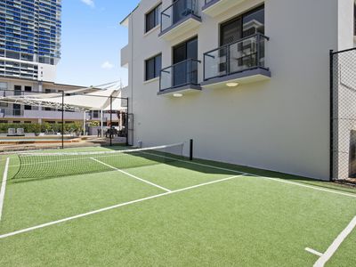 17 / 136 Marine Parade, Southport