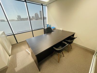 30420 / 27 Garden Street , Southport