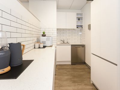 30607 / 9 Lawson Street, Southport