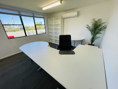 13b / 146 Bundall Road , Bundall