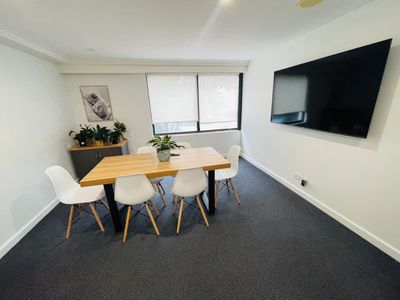2 / 18 Hanlan Street , Surfers Paradise