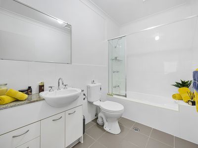 44 / 27 Eugenia Circuit, Robina